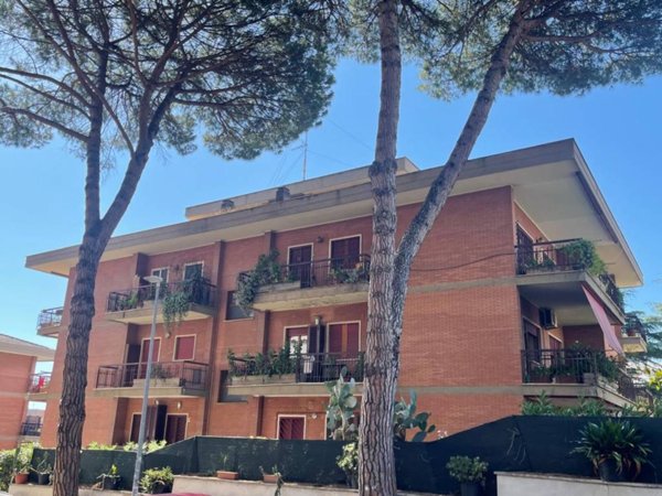 appartamento in vendita a Roma in zona Tor di Valle