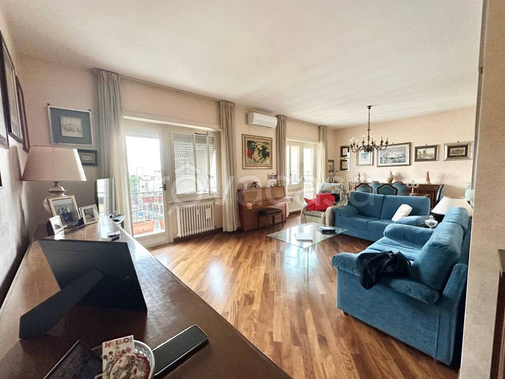 appartamento in vendita a Roma in zona Tuscolano