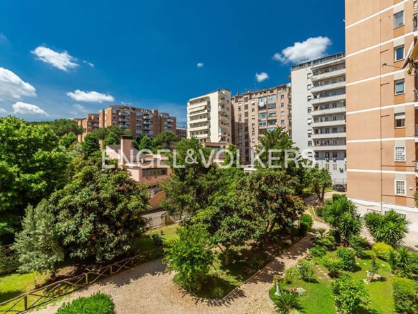 appartamento in vendita a Roma in zona Ostiense