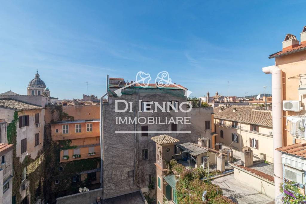appartamento in vendita a Roma in zona Campo Marzio