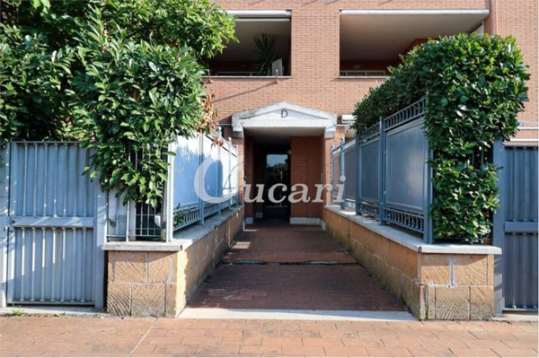 appartamento in vendita a Roma in zona Torre Angela