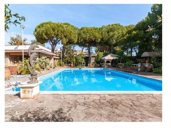 casa indipendente in vendita a Roma in zona San Basilio