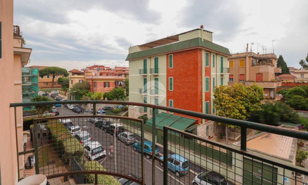 appartamento in vendita a Roma in zona Gianicolense