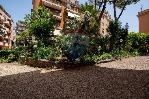 appartamento in vendita a Roma in zona Gianicolense