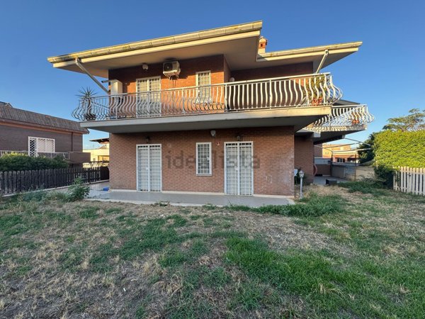 appartamento in vendita a Roma in zona Finocchio