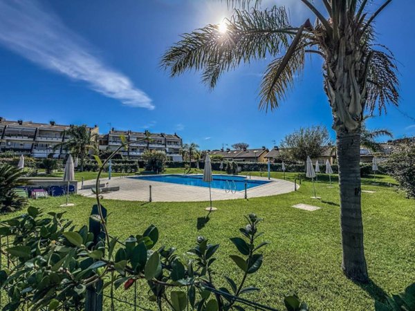 appartamento in vendita a Roma in zona Infernetto