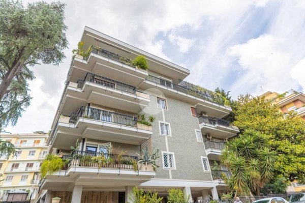 appartamento in vendita a Roma in zona Tor di Quinto