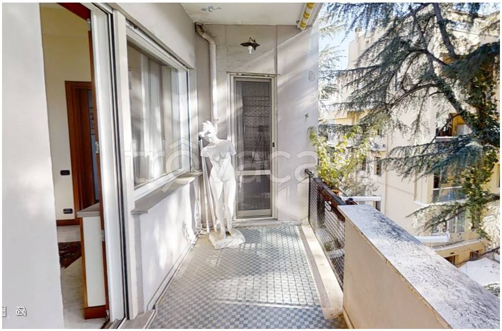 appartamento in vendita a Roma in zona Tor di Quinto