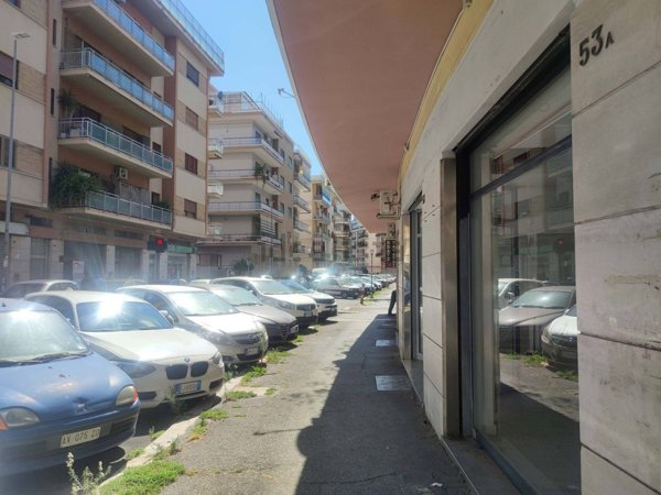 locale commerciale in vendita a Roma in zona Aurelio