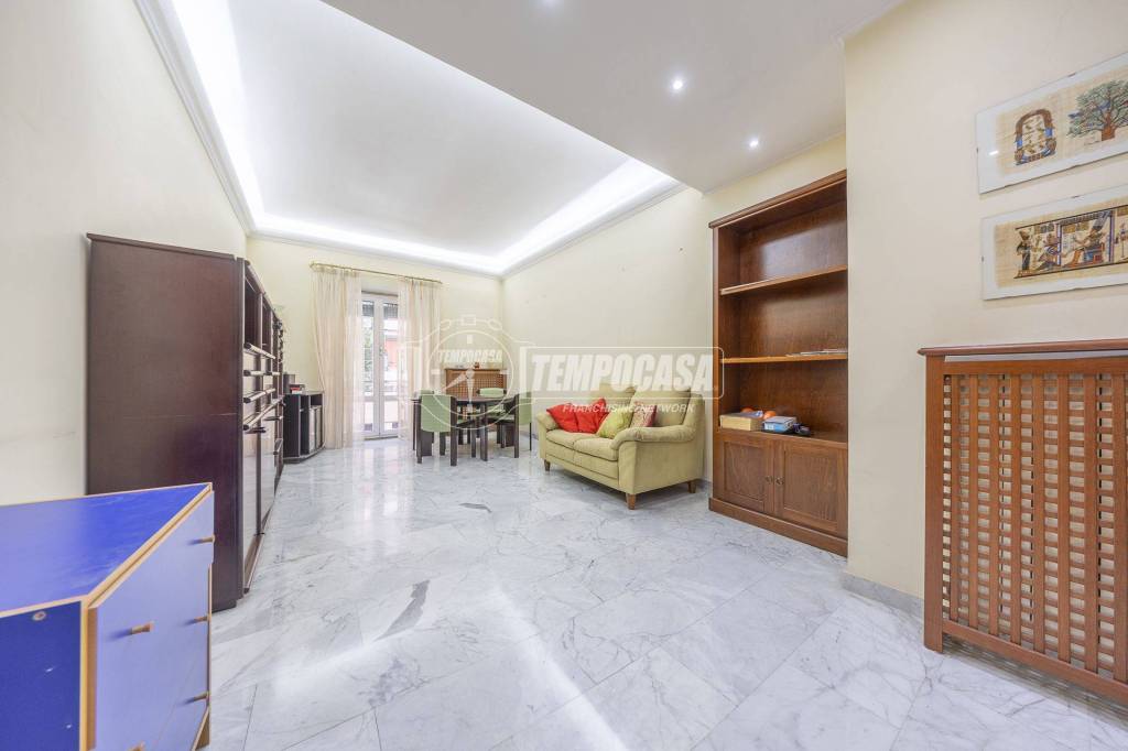 appartamento in vendita a Roma in zona Tuscolano