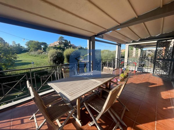 appartamento in vendita a Roma in zona Ardeatino