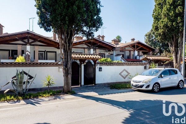 casa indipendente in vendita a Roma in zona Casal Palocco