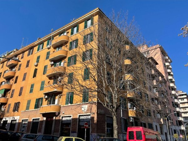 appartamento in vendita a Roma in zona Tuscolano