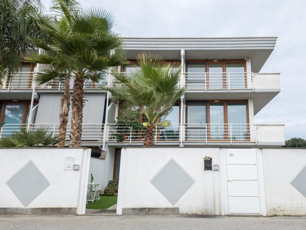 casa indipendente in vendita a Roma in zona Infernetto