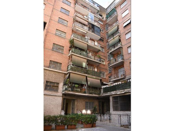 appartamento in vendita a Roma in zona Tuscolano