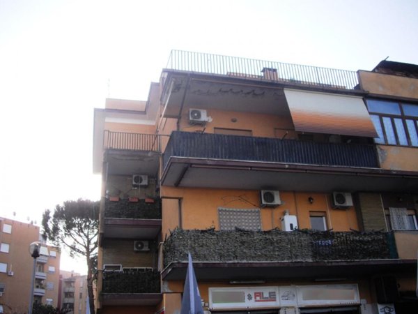 appartamento in vendita a Roma in zona Tor Cervara