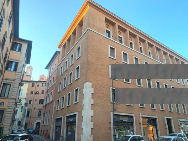 appartamento in vendita a Roma in zona Parione/Sant'Eustachio