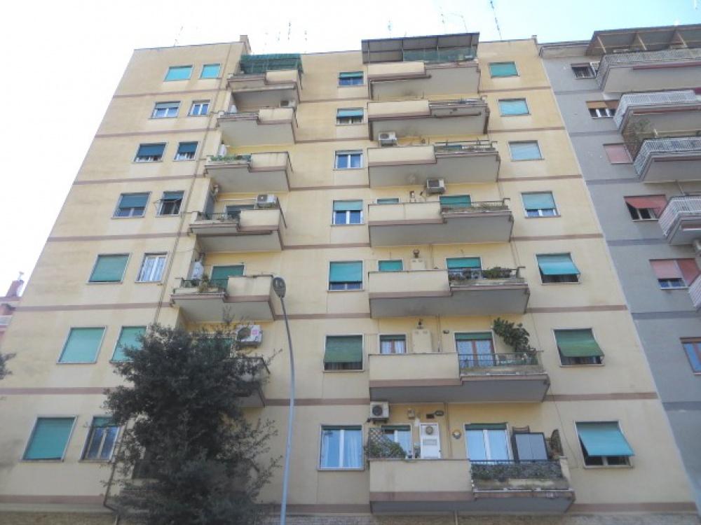 appartamento in vendita a Roma in zona Prenestino-Labicano
