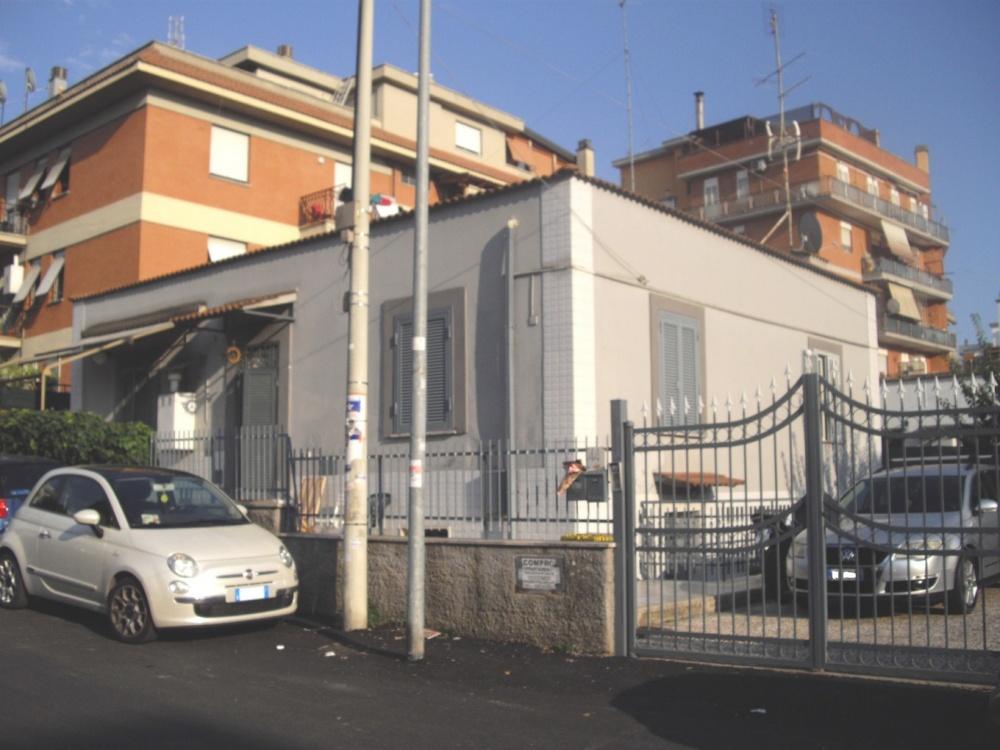 appartamento in vendita a Roma in zona Alessandrino
