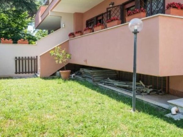 casa indipendente in vendita a Roma in zona Infernetto