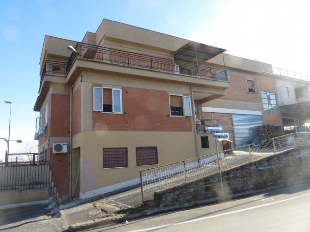 appartamento in vendita a Roma in zona Torre Maura