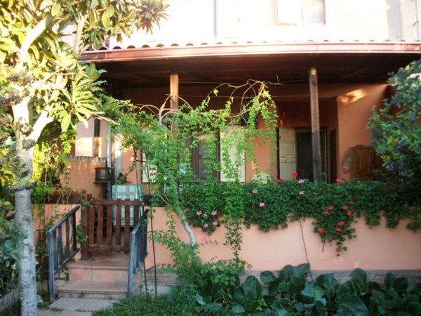casa indipendente in vendita a Roma in zona San Basilio