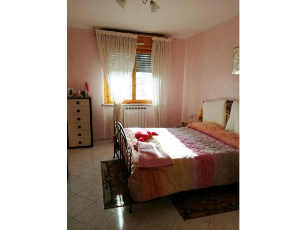 casa indipendente in vendita a Roma in zona Lunghezza