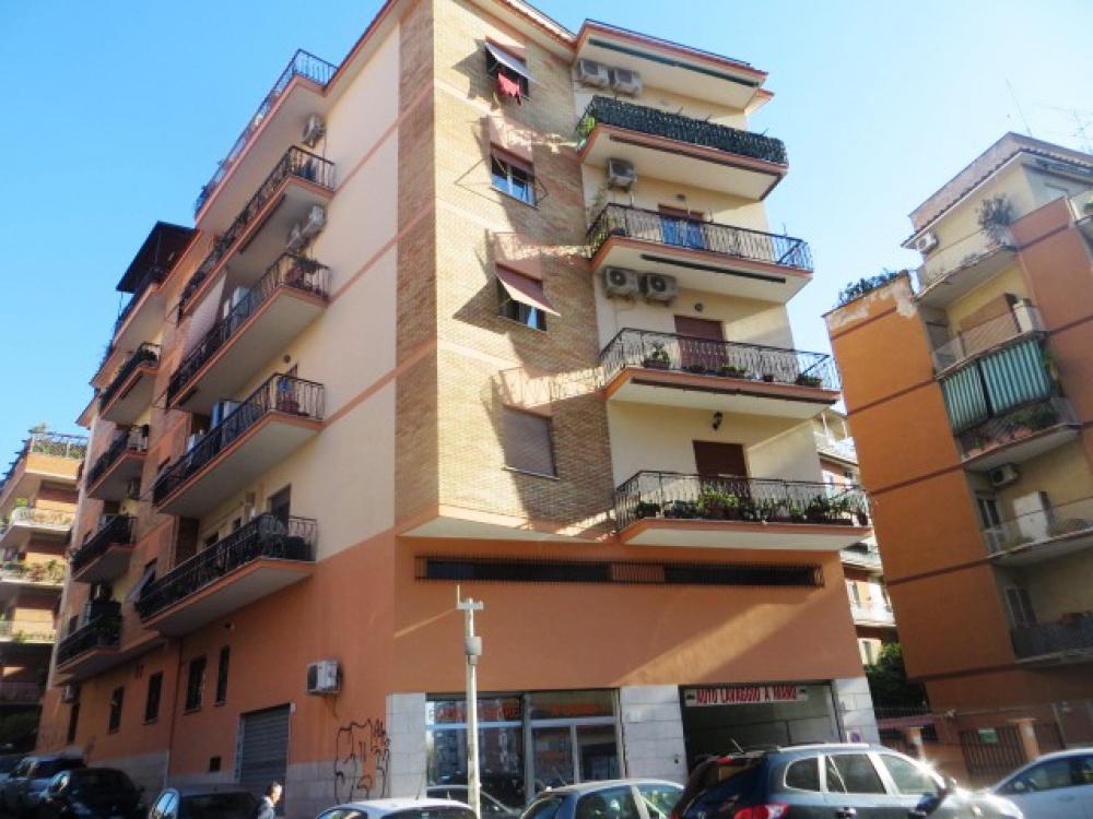 appartamento in vendita a Roma in zona Prenestino-Centocelle
