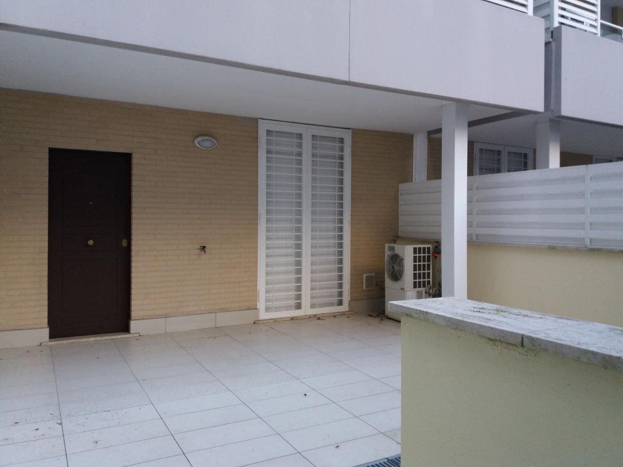 appartamento in vendita a Roma in zona Fonte Laurentina