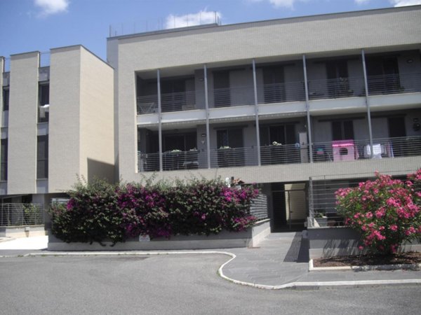 appartamento in vendita a Roma in zona Tor Cervara