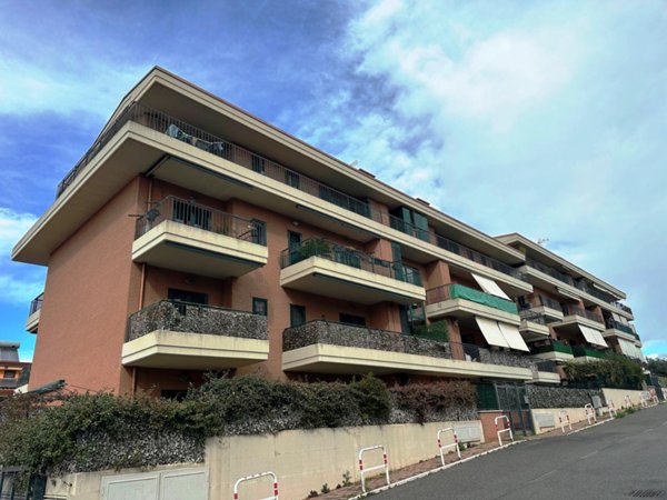 appartamento in vendita a Roma in zona Casal Morena