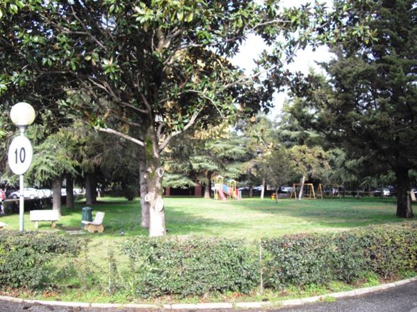 appartamento in vendita a Roma in zona Tor Cervara