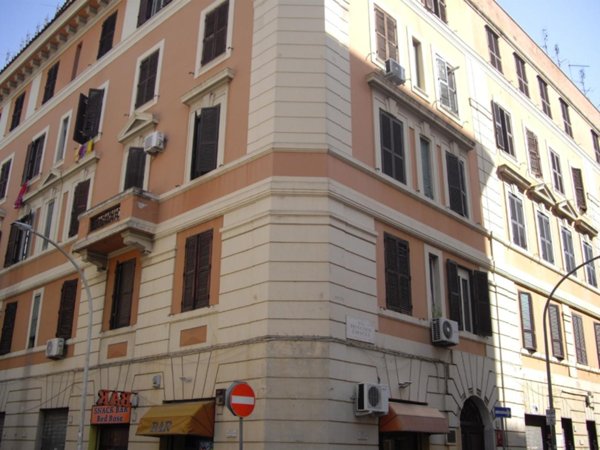 appartamento in vendita a Roma in zona Tuscolano