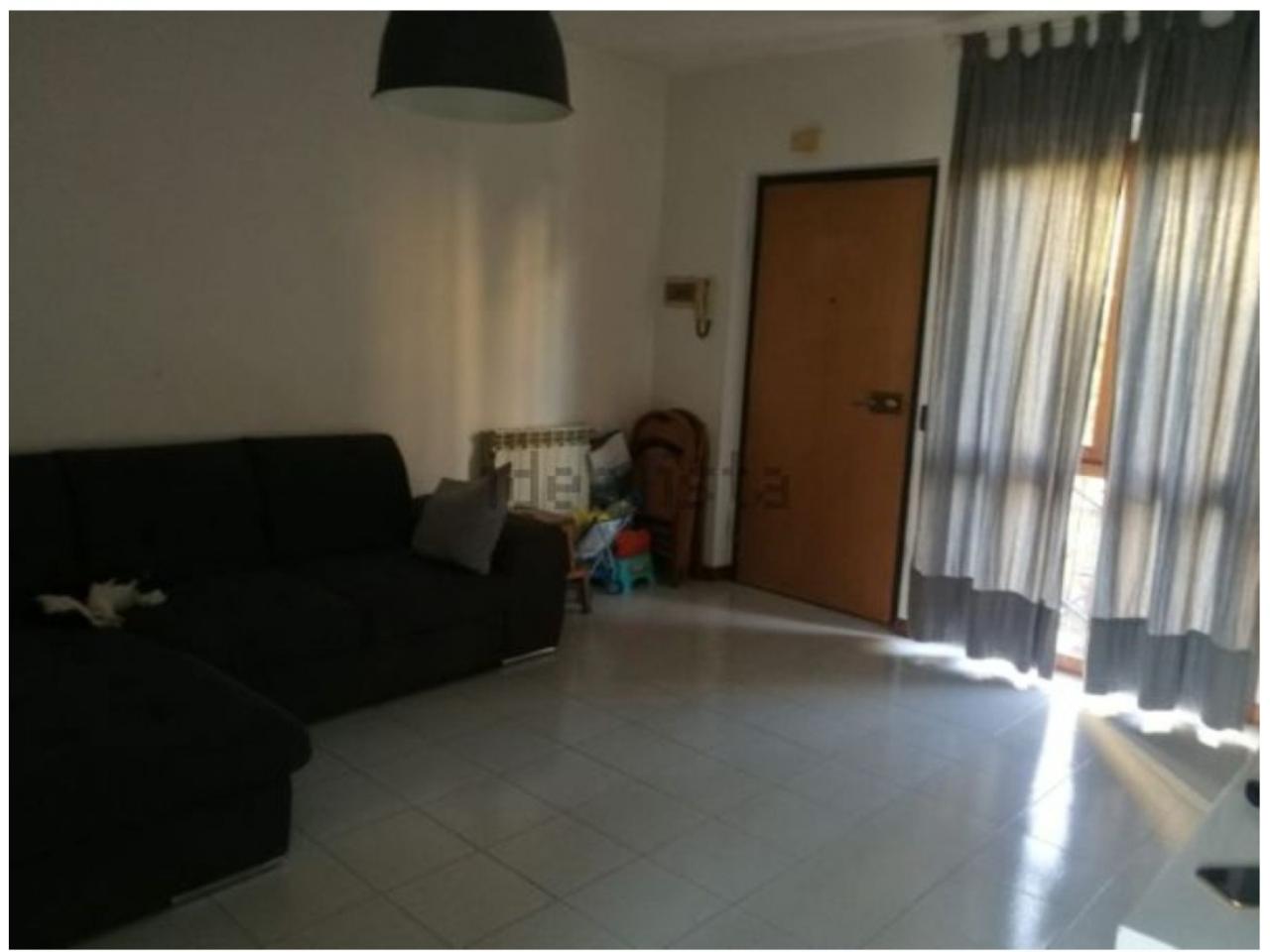casa indipendente in vendita a Roma in zona Torre Angela