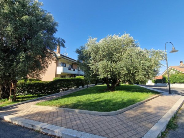 appartamento in vendita a Roma in zona Borghesiana