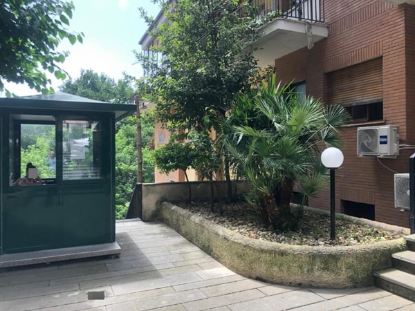 appartamento in vendita a Roma in zona Tomba di Nerone