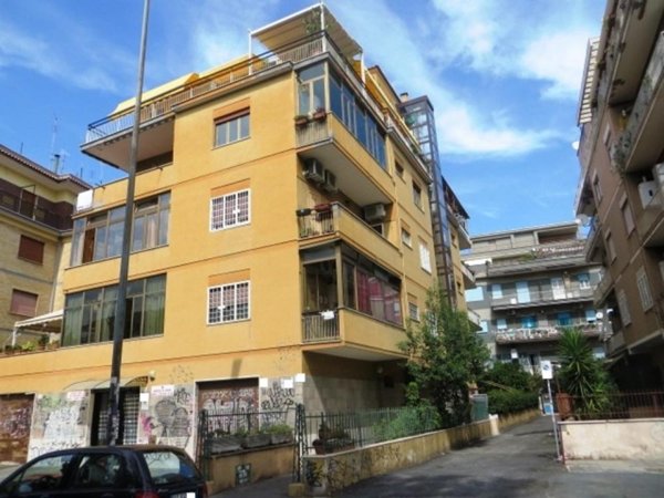 appartamento in vendita a Roma in zona Prenestino-Centocelle