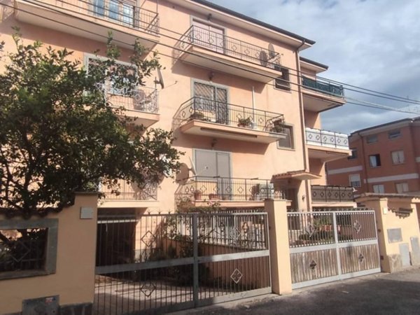 casa indipendente in vendita a Roma in zona Casal Palocco