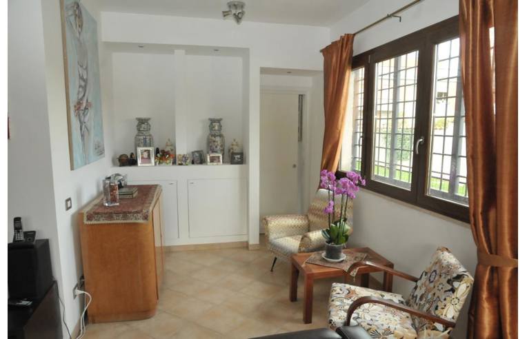 casa indipendente in vendita a Roma in zona Axa