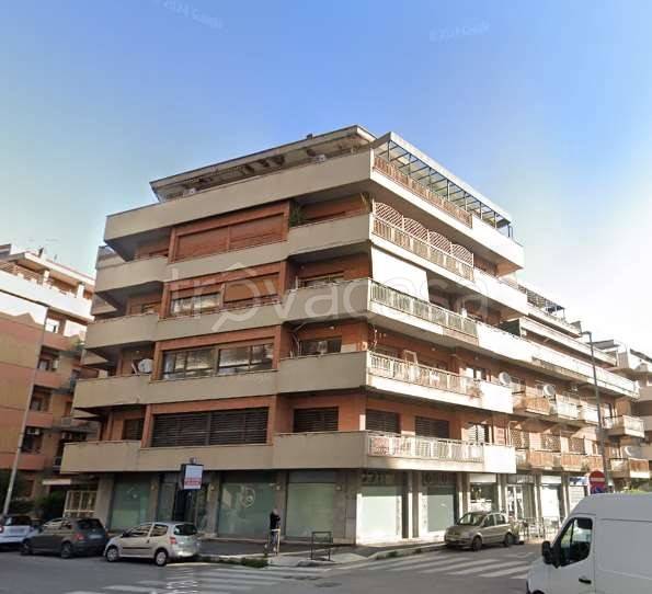 appartamento in vendita a Roma in zona Ardeatino