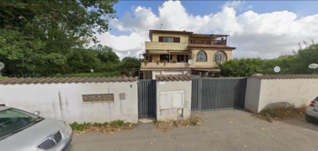 appartamento in vendita a Roma in zona Axa