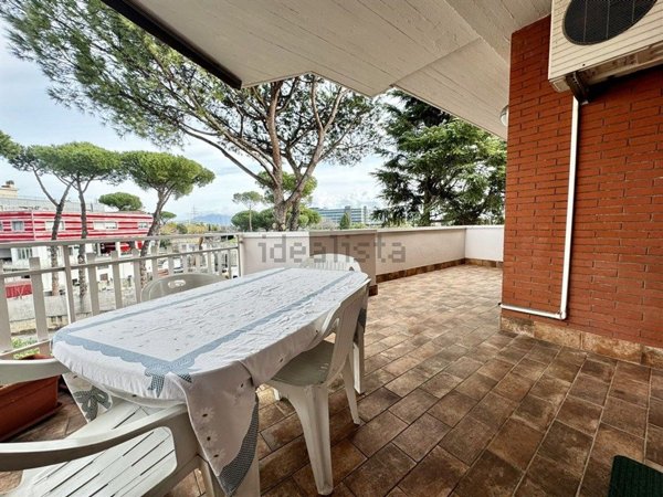 appartamento in vendita a Roma in zona Tor Cervara
