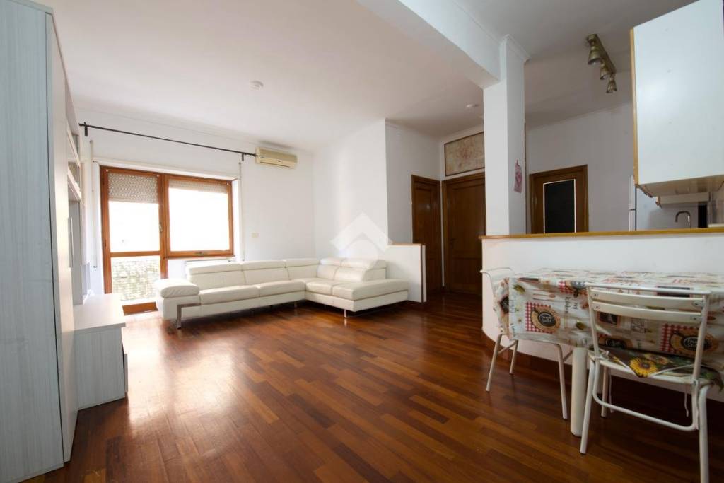 appartamento in vendita a Roma in zona Ostia