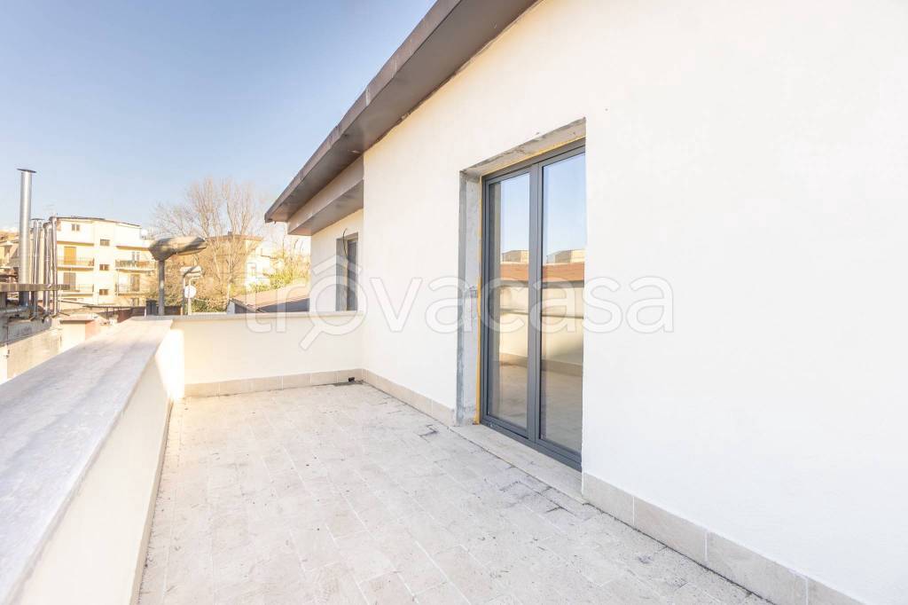 appartamento in vendita a Roma in zona Torre Gaia