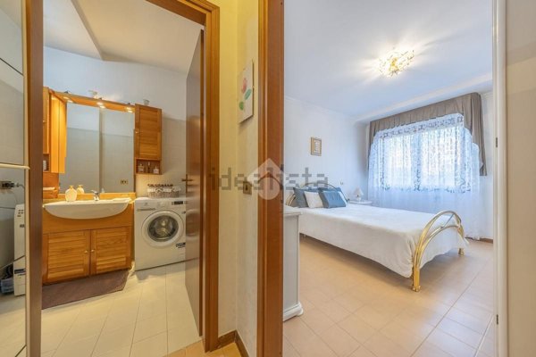 appartamento in vendita a Roma in zona Tor Cervara