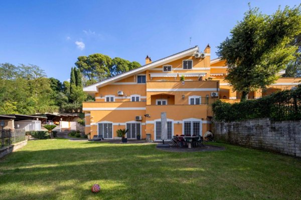 casa indipendente in vendita a Roma in zona Grottarossa