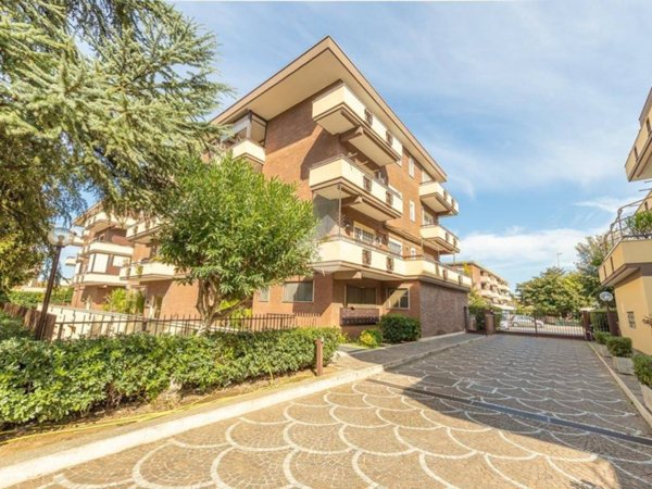 appartamento in vendita a Roma in zona Casal Morena