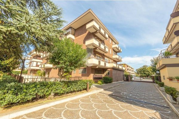 appartamento in vendita a Roma in zona Casal Morena