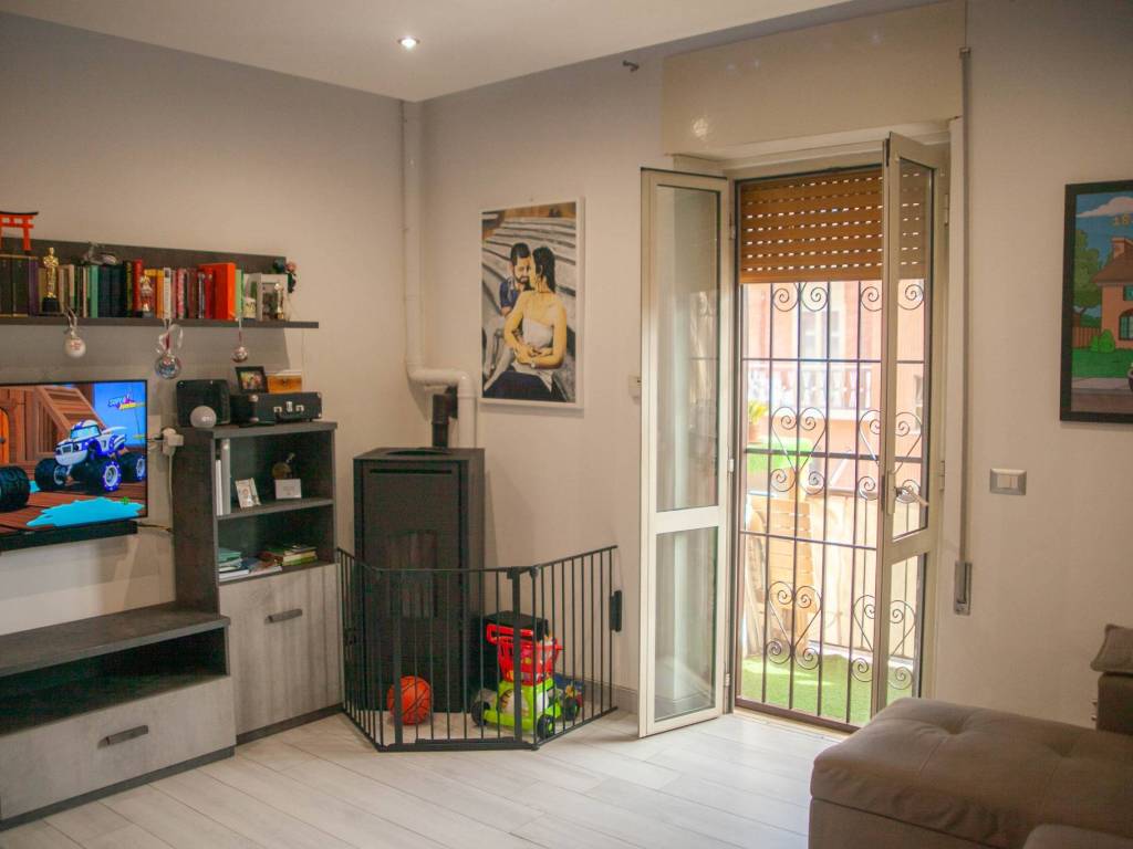 appartamento in vendita a Roma in zona Acilia