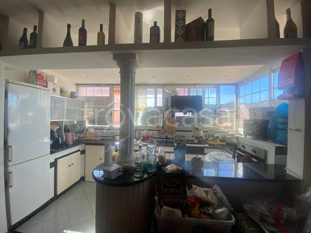 appartamento in vendita a Roma in zona Tomba di Nerone